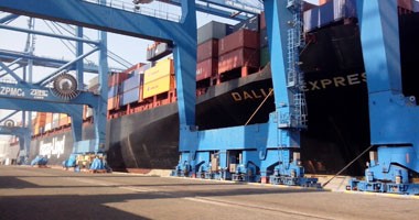 ميناء دمياط يستقبل 63 ألف طن قمح